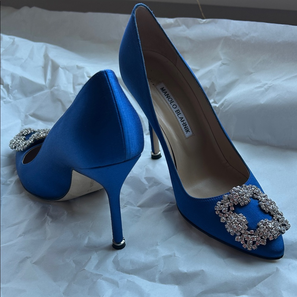 Manolo Blahnik Hangisi Crystal Buckle Blue Satin Wedding Shoe Pump